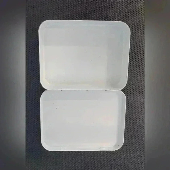 Vintage Sucrets Sore Throat Lozenges  Metal Collectible Tin - Picture 8 of 9